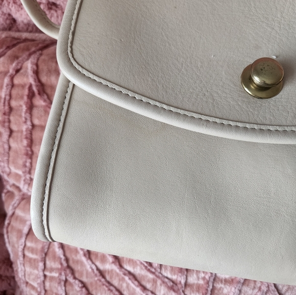 Coach Cream Crossbody Bag with Gold Button - Picture 3 of 10